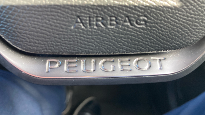 Peugeot 208 1.2 PureTech 100 Allure Premium 5dr Petrol Hatchback